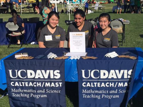 CalTeach/MAST Student Ambassadors volunteering at a campus event.